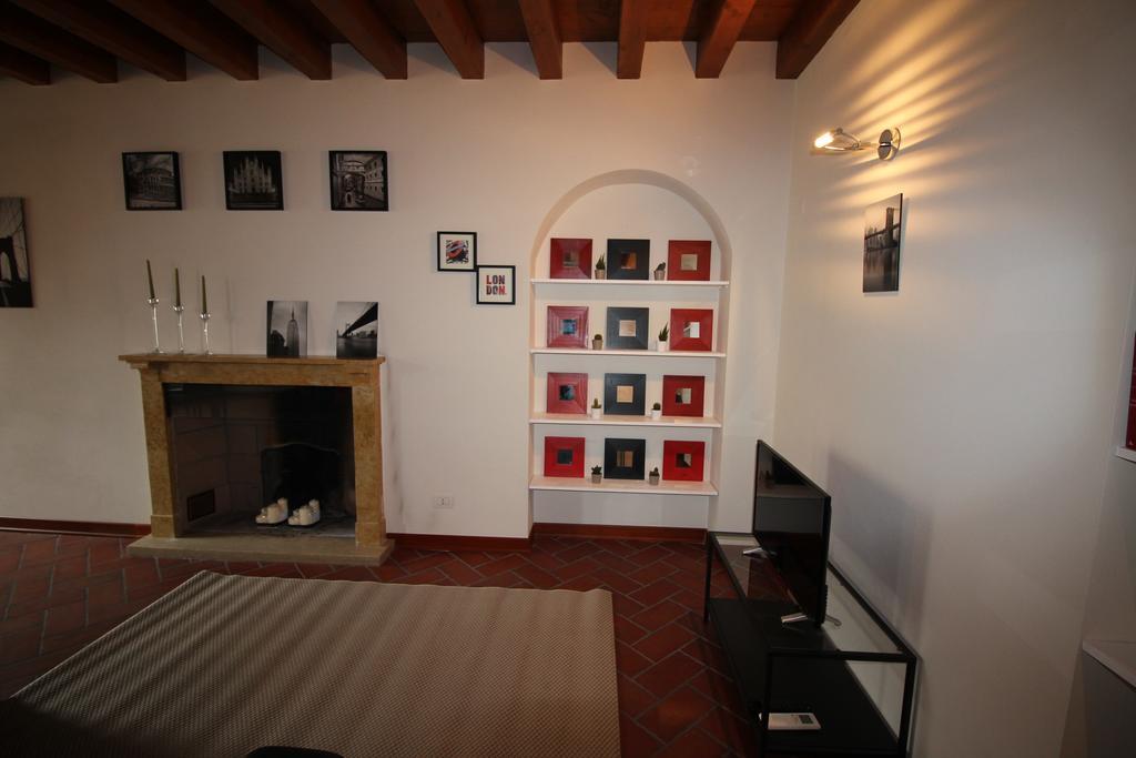 Eleganti Dimore Brescia Bagian luar foto