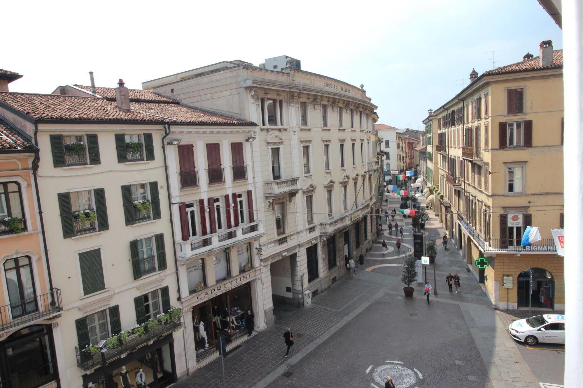 Eleganti Dimore Brescia Bagian luar foto