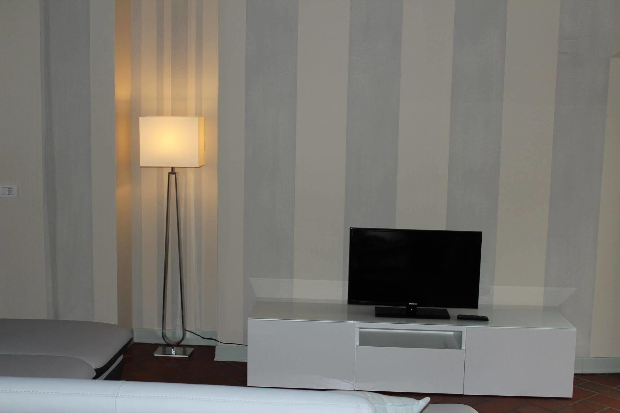 Eleganti Dimore Brescia Bagian luar foto