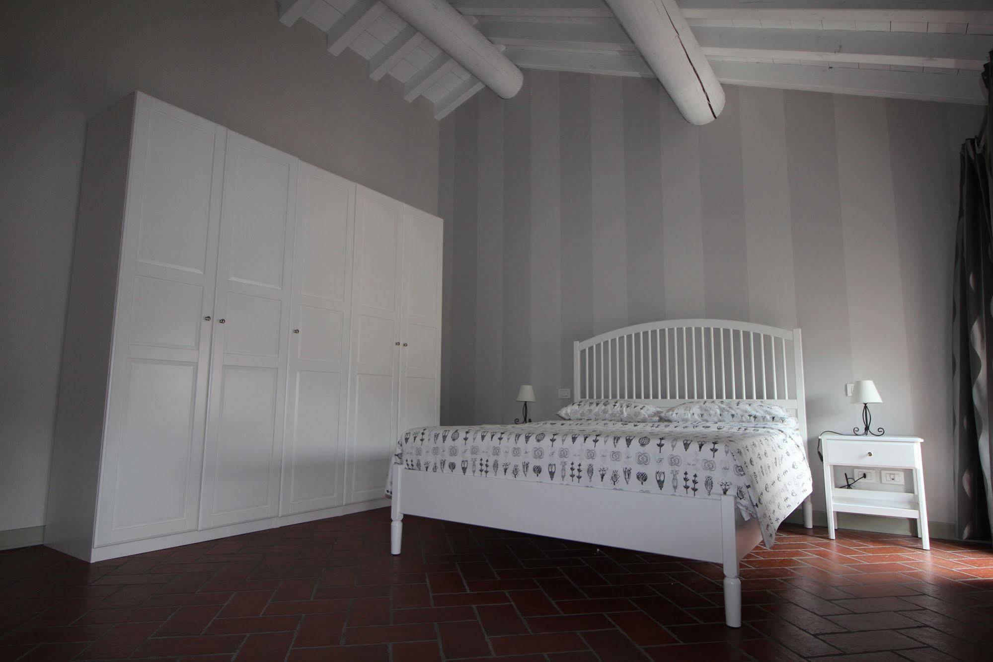 Eleganti Dimore Brescia Bagian luar foto